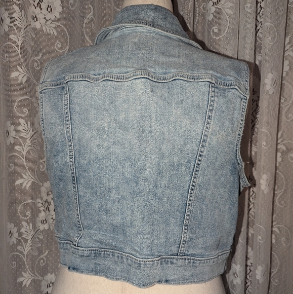 Torrid Light Denim Vest 2x/18-20 - Picture 3 of 16